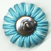 Soutache button with pearl