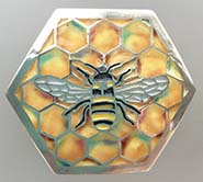 Bee plique-a-jour button
